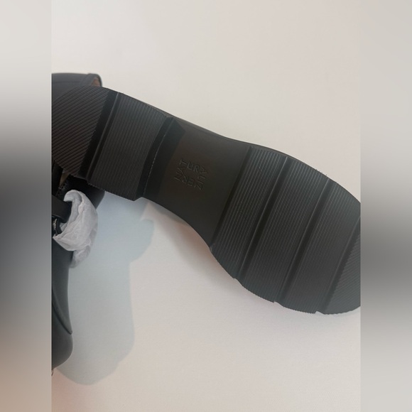 Naturalizer Corrine Black Leather Lug Sole Bit Loafers
Women Size 8 M NEW - Picture 5 of 5